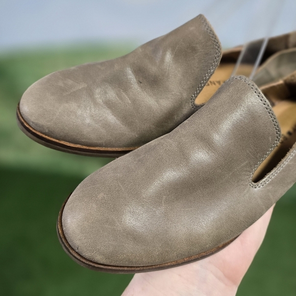 LUCKY BRAND | CAHILL GENUINE LEATHER LOAFERS w\ FOLD DOWN HEEL BACK - Picture 7 of 15